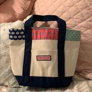 Small canvas vineyard vines purse!! Like new!